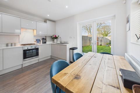 2 bedroom detached house for sale, Savoy Close, Hemel Hempstead, HP2
