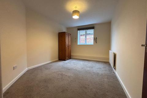 2 bedroom flat to rent, Bournemouth Road, Poole, Dorset