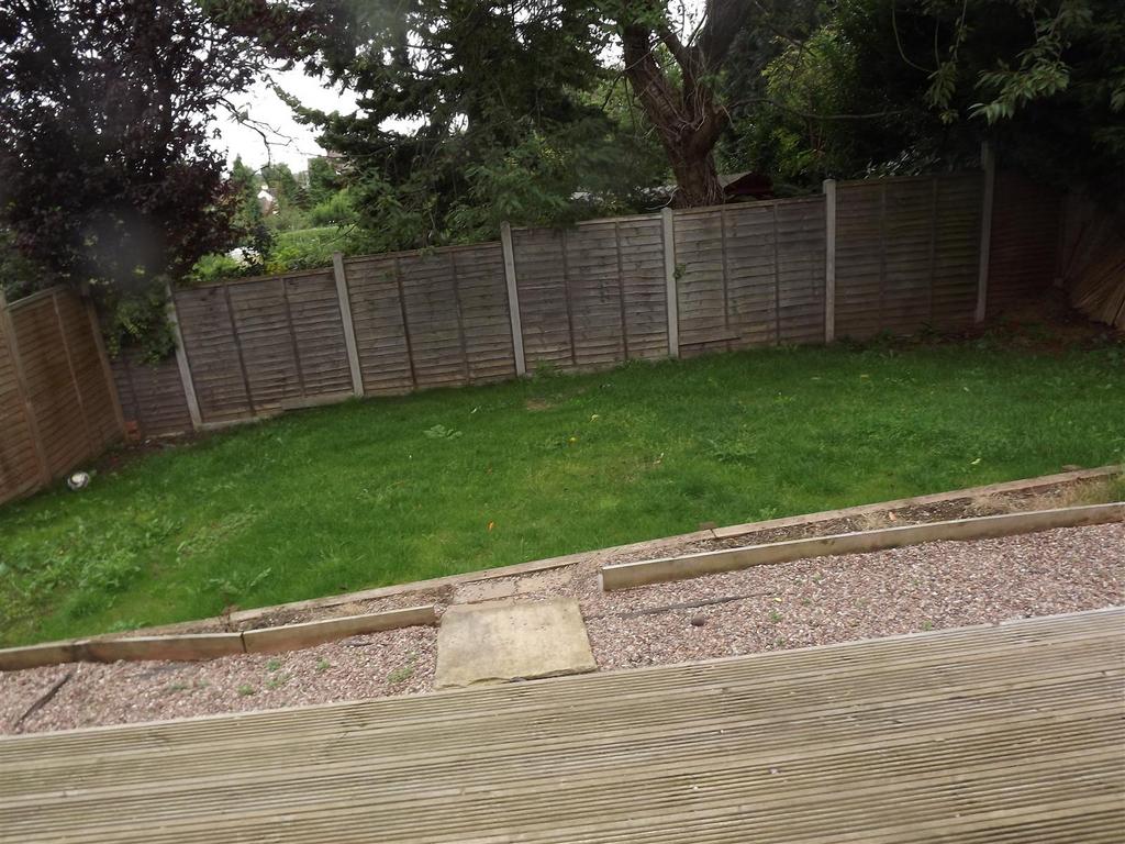 Garden to the rear