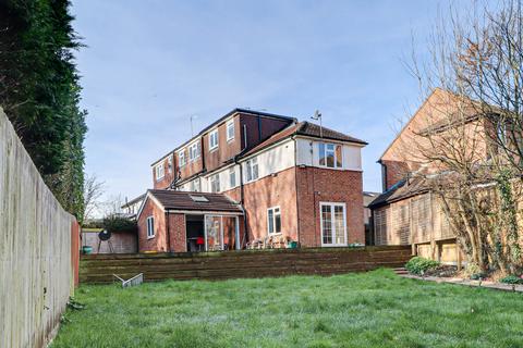 Glemsford Drive, Harpenden, Hertfordshire, AL5