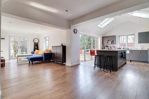 4 bedroom end of terrace house for sale, Glemsford Drive, Harpenden, Hertfordshire, AL5