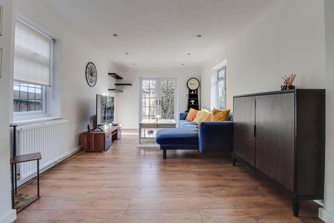 4 bedroom end of terrace house for sale, Glemsford Drive, Harpenden, Hertfordshire, AL5