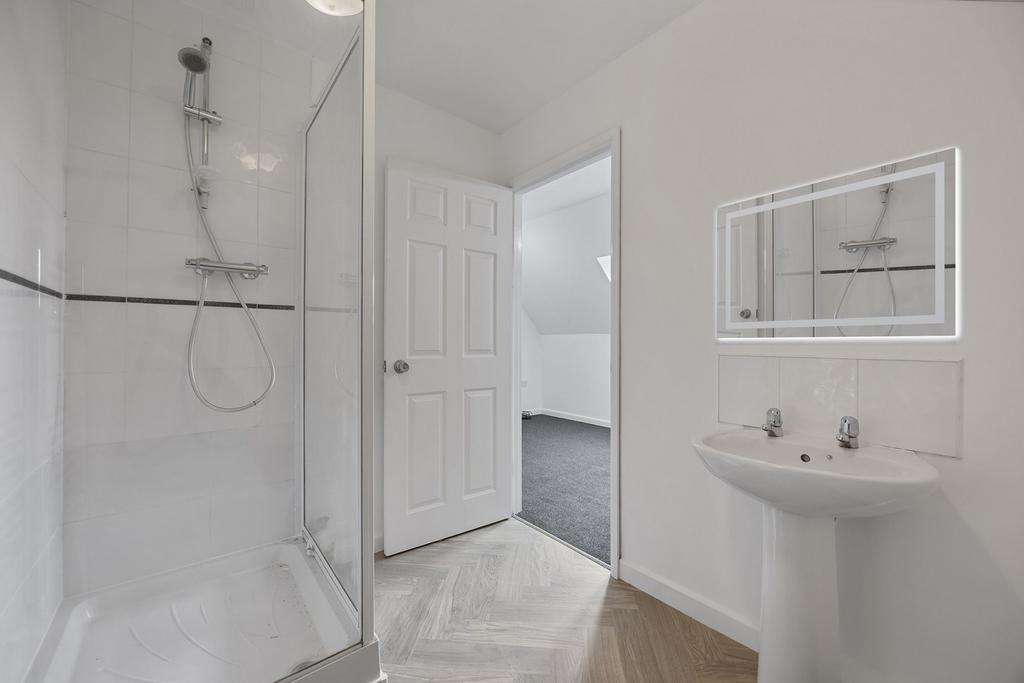 Ensuite to Bedroom Two