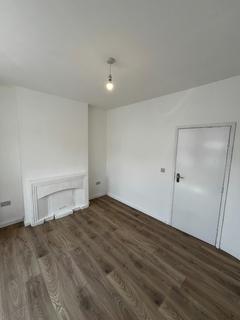 2 bedroom ground floor flat to rent, The Brent, Dartford DA1