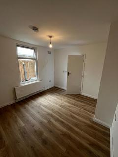 2 bedroom ground floor flat to rent, The Brent, Dartford DA1