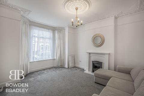 3 bedroom end of terrace house for sale, Colenso Road, Newbury Park, IG2
