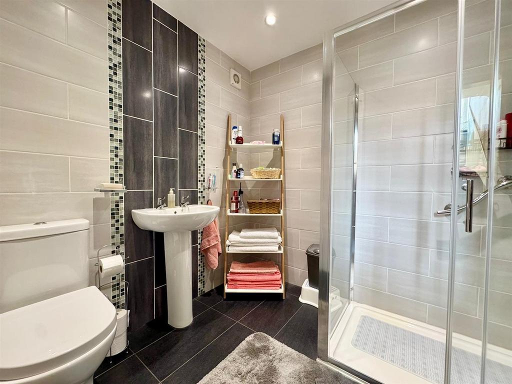 Downstairs shower room.jpeg
