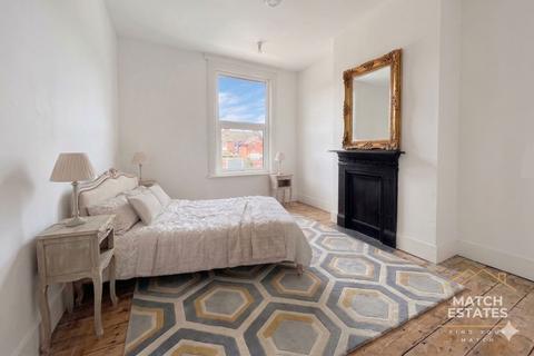 2 bedroom terraced house for sale, Frampton Road, Hythe CT21
