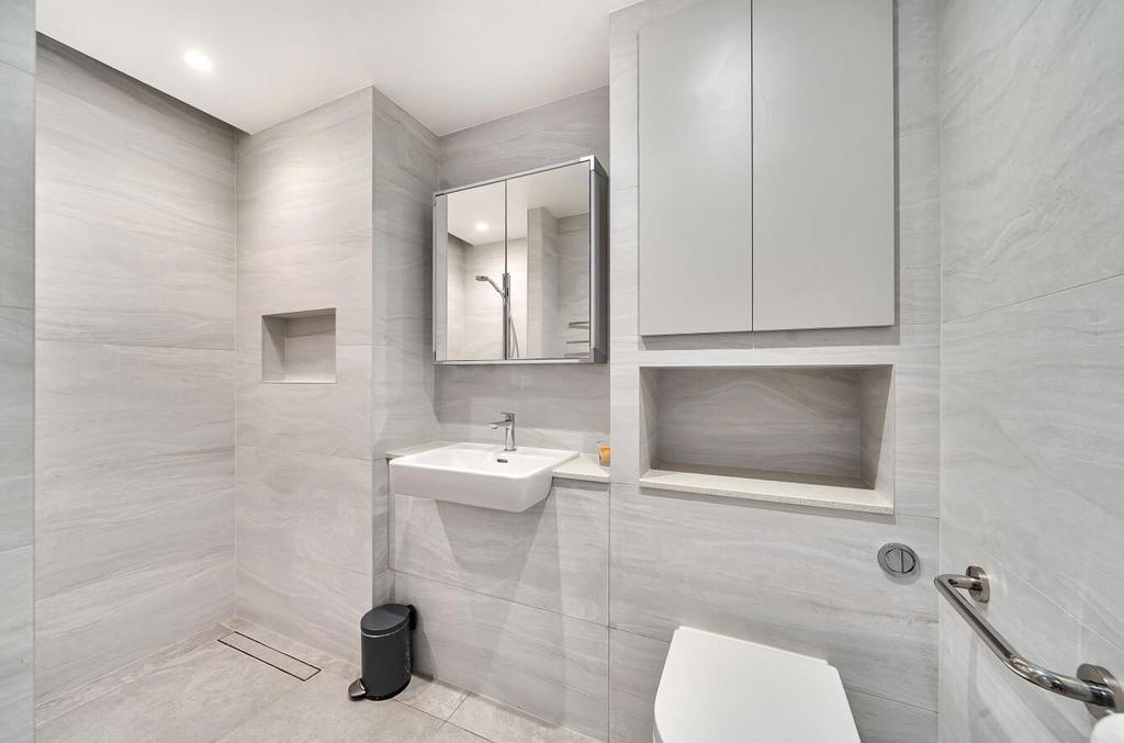 Davidson Frost-Wellings, DFW, Landsby, Stanmore, S