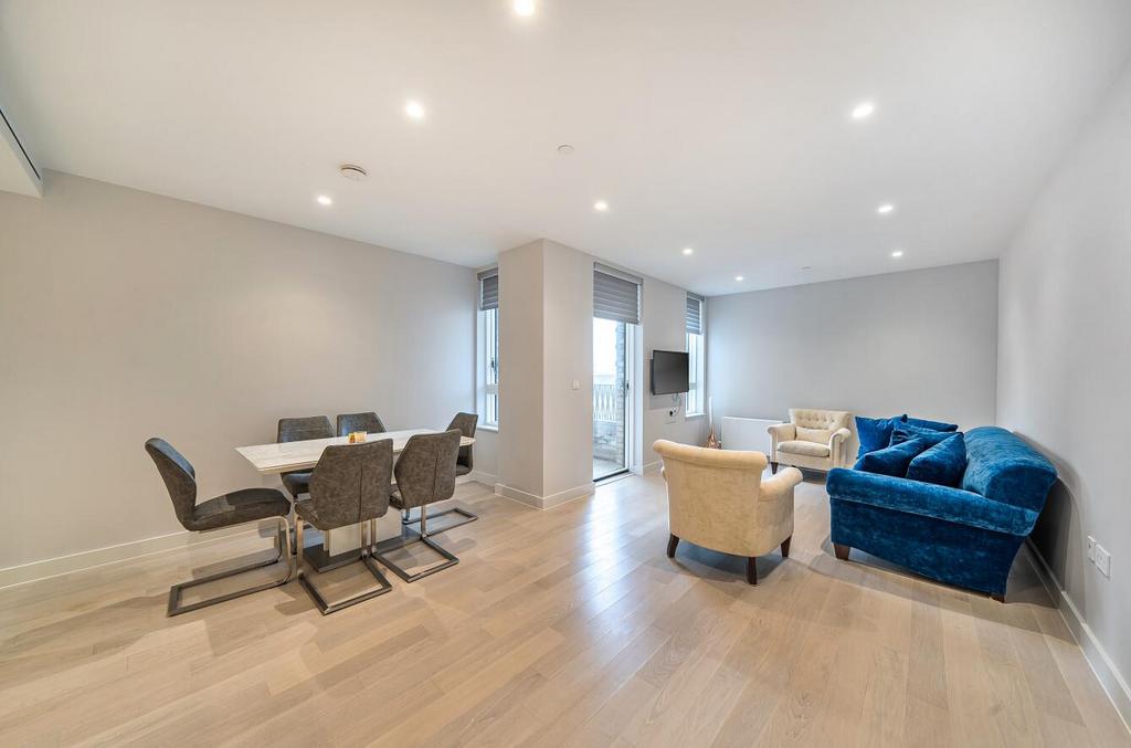 Davidson Frost-Wellings, DFW, Landsby, Stanmore, R
