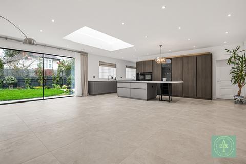 5 bedroom detached house for sale, Willenhall Avenue, New Barnet, Hertfordshire, EN5