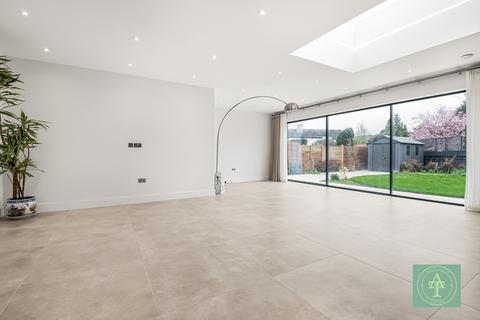 5 bedroom detached house for sale, Willenhall Avenue, New Barnet, Hertfordshire, EN5