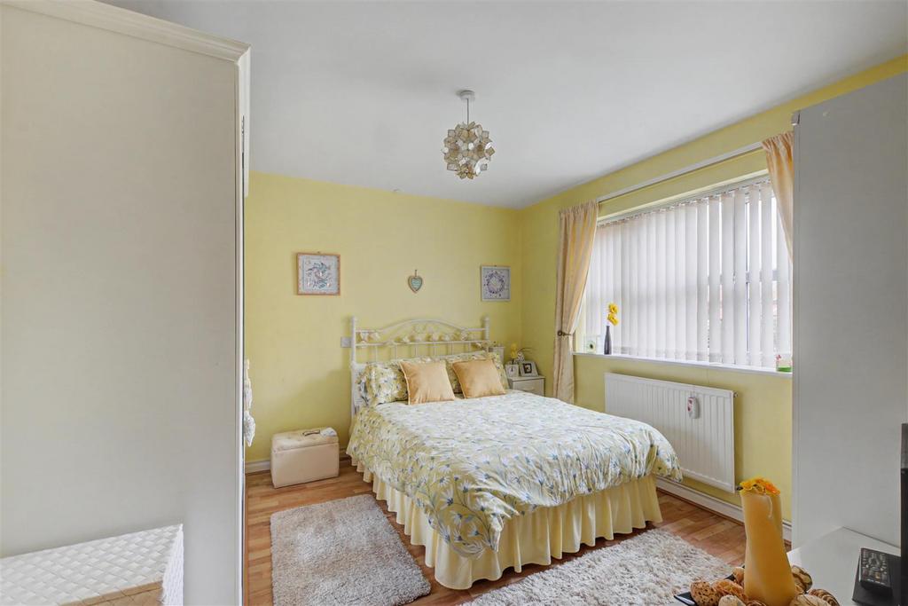 Bedroom 1 1.jpeg