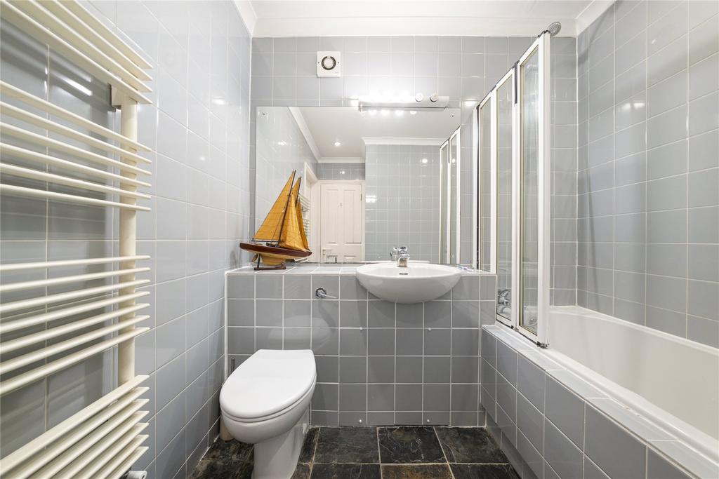 Bath/Shower Room
