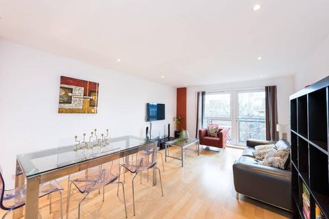 3 bedroom flat to rent, Vauxhall Bridge Road, Pimlico, London, SW1V