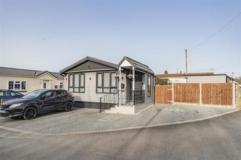 2 bedroom park home for sale - Cranbourne Hall Park, Winkfield, Windsor