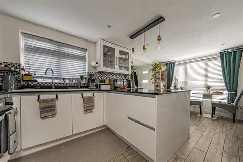 2 bedroom park home for sale, Cranbourne Hall Park, Winkfield, Windsor
