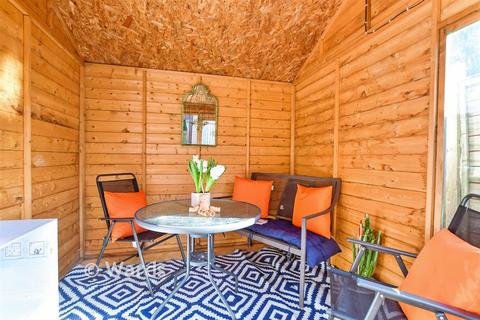 3 bedroom end of terrace house for sale, Peacock Mews, Maidstone ME16