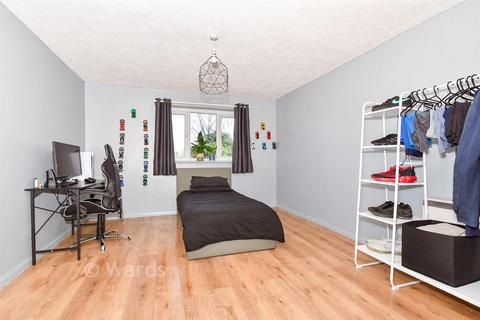 3 bedroom end of terrace house for sale, Peacock Mews, Maidstone ME16