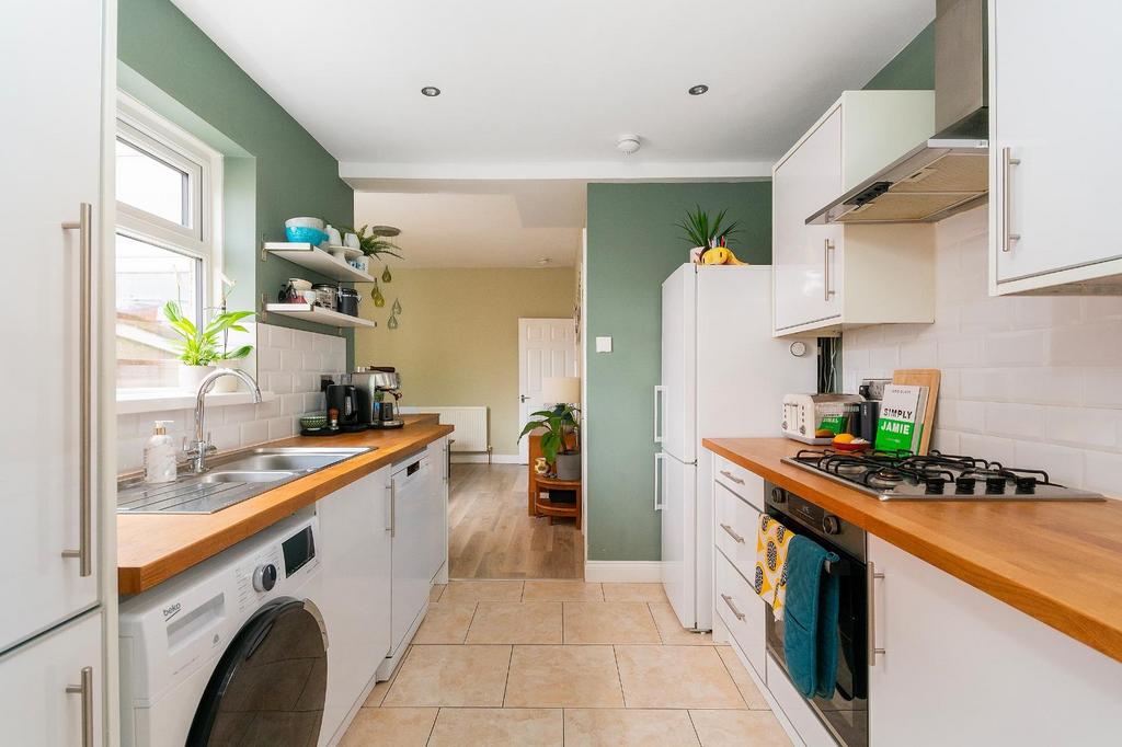 1 E6 RAV - Kitchen C.jpg