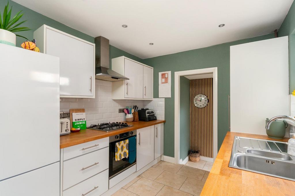 1 E6 RAV - Kitchen A.jpg