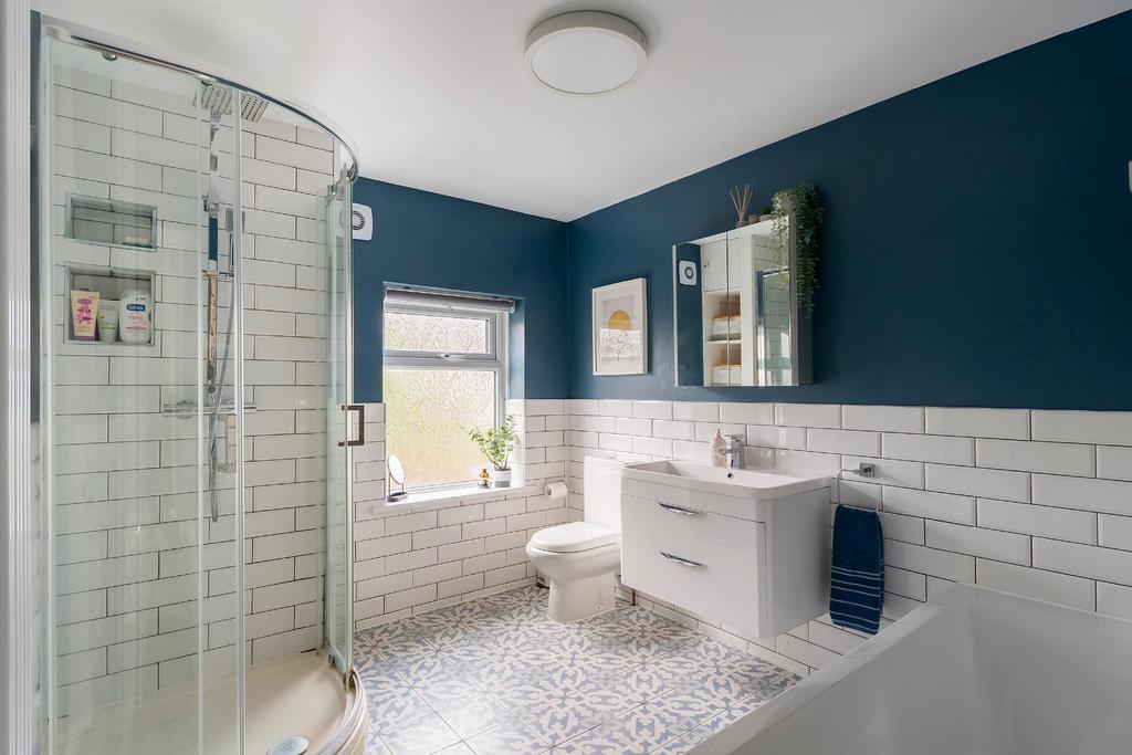 1 E6 RAV - Bathroom C.jpg