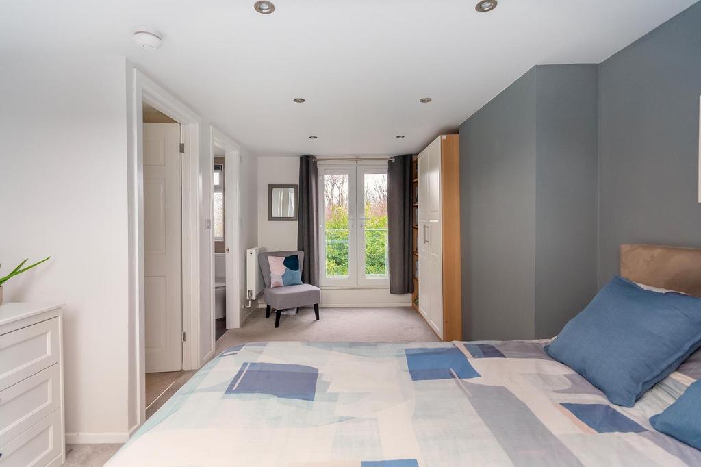 1 E6 RAV - Bedroom G.jpg