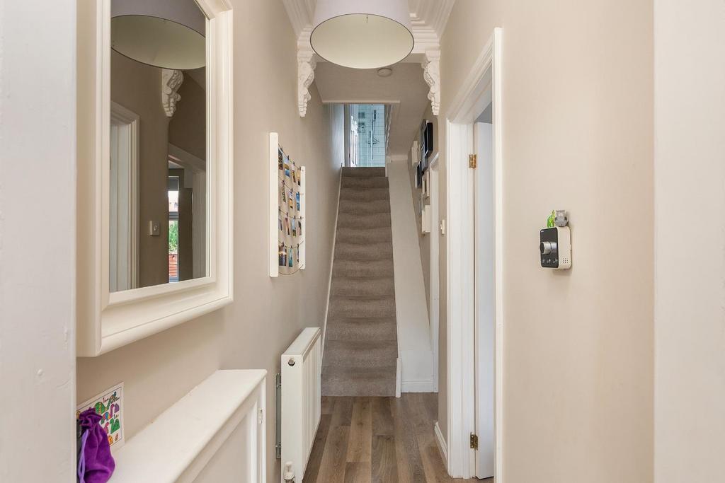 1 E6 RAV - Hallway A.jpg