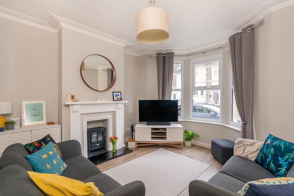1 E6 RAV - Living Room C.jpg