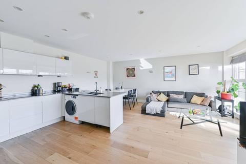 3 bedroom flat for sale, Carpenters Place, Clapham High Street, London, SW4