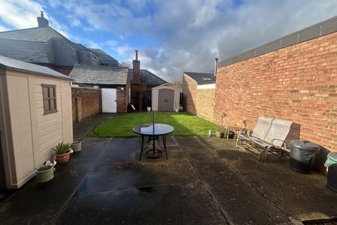 3 bedroom terraced house to rent, Park Road, Spalding, Lincolnshire, PE11