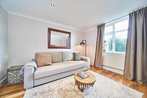 2 bedroom apartment to rent, Willingale Road, Loughton, IG10