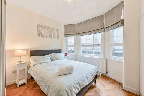 2 bedroom flat to rent, Gilbert Street, Mayfair, London, W1K