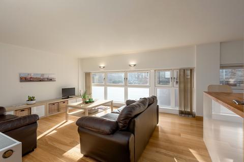 undefined, 10/1 Springvalley Gardens, Edinburgh, EH10 4QG