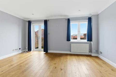3 bedroom end of terrace house to rent, Saracens Head Yard, Herts AL1