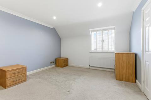 3 bedroom end of terrace house to rent, Saracens Head Yard, Herts AL1