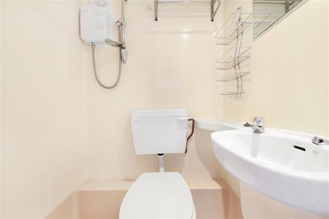 Studio to rent, St. Georges Drive, SW1V