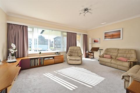 3 bedroom flat for sale, Birkdale, Bexhill-On-Sea
