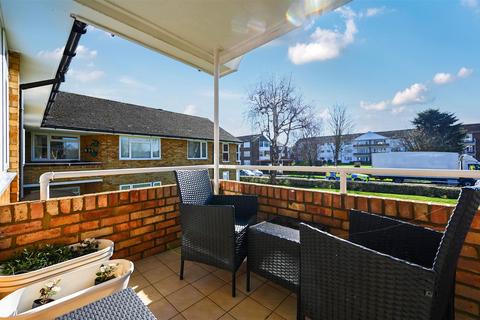 3 bedroom flat for sale, Birkdale, Bexhill-On-Sea