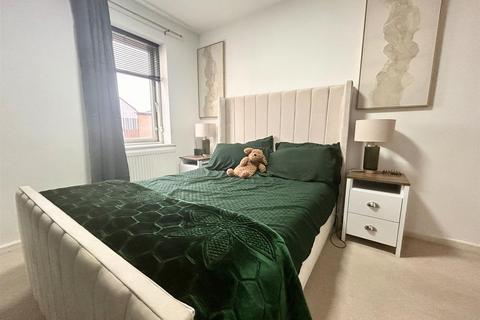 2 bedroom apartment to rent, Alexandra Road, Newhall