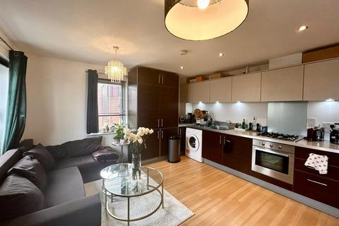 2 bedroom apartment to rent, Alexandra Road, Newhall