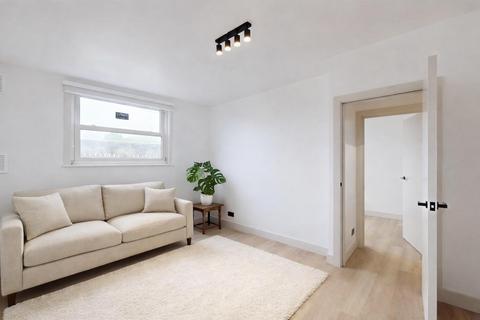 2 bedroom flat to rent, West Cromwell Road, London SW5