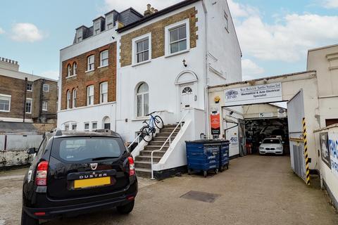 2 bedroom flat to rent, Rosendale Road, London, SE21
