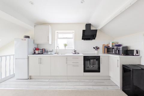 2 bedroom flat to rent, Rosendale Road, London, SE21