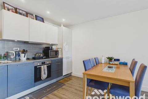 2 bedroom apartment for sale, George Street, Town Centre, Ashford, TN23
