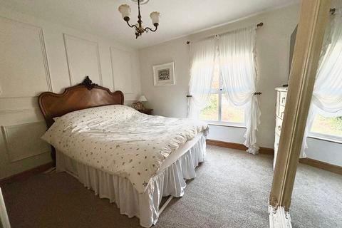 3 bedroom terraced house for sale, Laburnum Avenue, Cheshire CW5