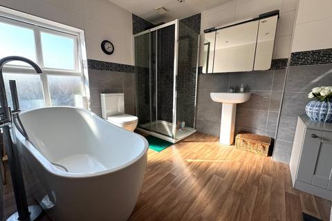 3 bedroom terraced house for sale, Laburnum Avenue, Cheshire CW5