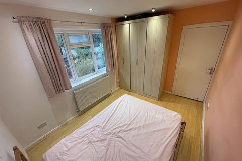 2 bedroom semi-detached house to rent, Stanmore, London HA7