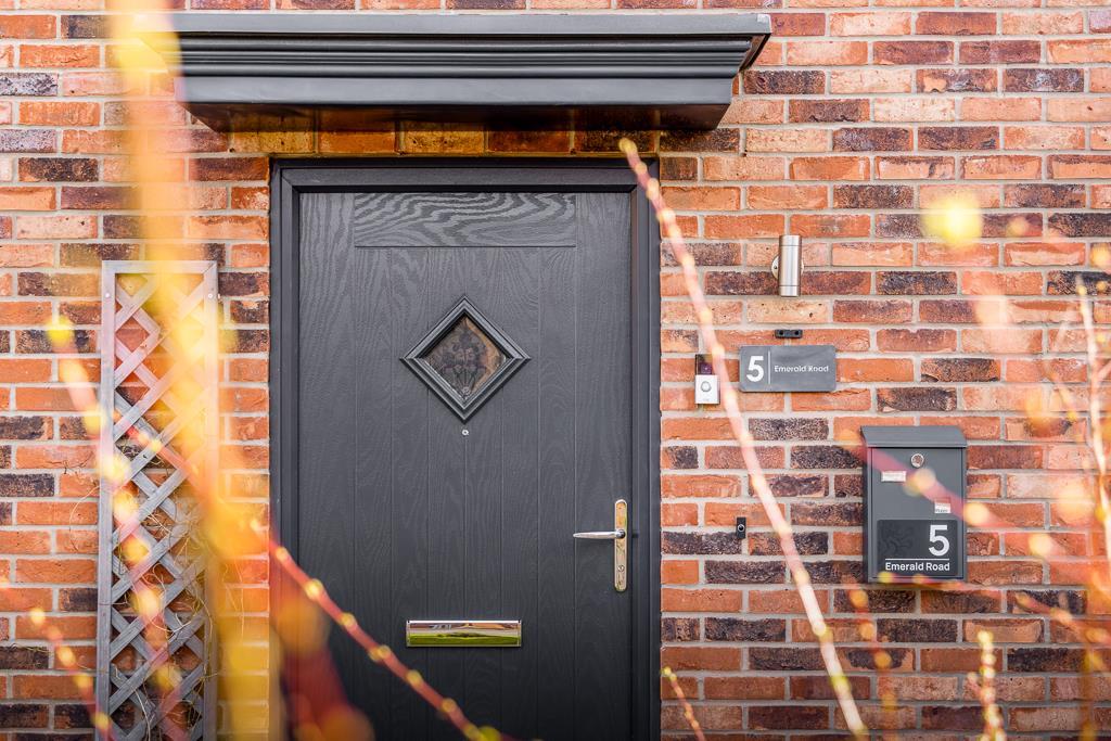 5 Emerald Road (Surfleet)-5.jpg