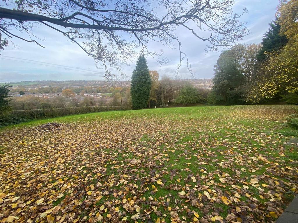 GARDEN 2.jpg